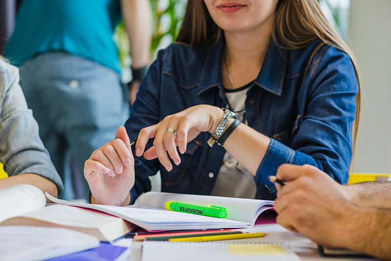 aprendiendo-idiomas-ecuador-eduacion-continua